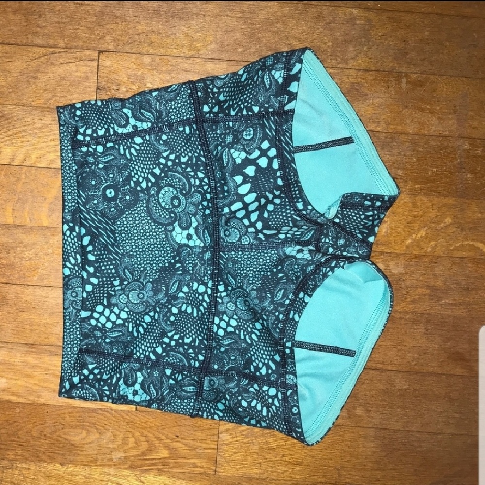 Lululemon size 2